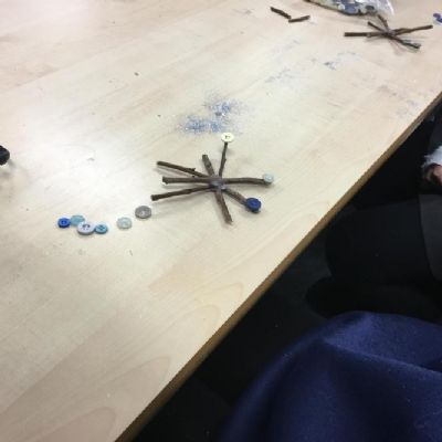 Decoration Day- making stars using sustainable materials
